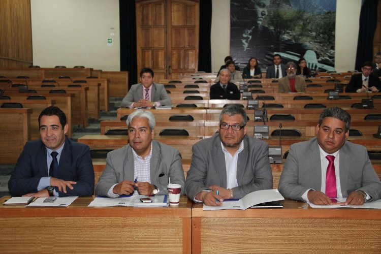 ANALIZAN NUEVA LEY DE TRANSPARENCIA Y PROBIDAD DE LA PRESIDENTA BACHELET PARA COMBATIR LA CORRUPCIÓN