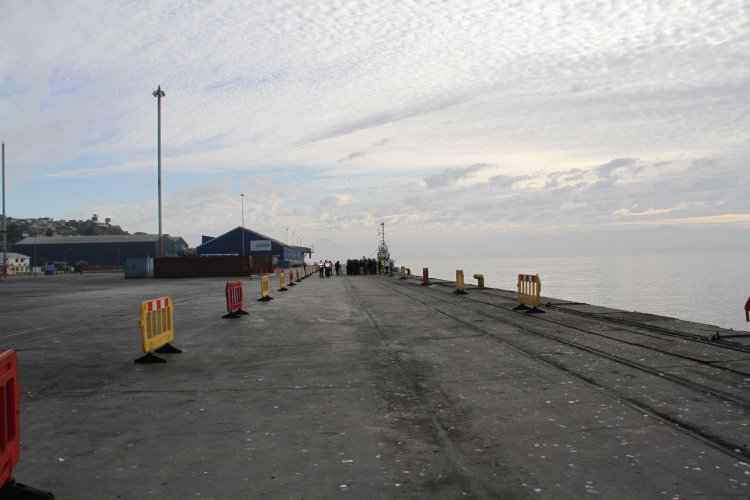 AUTORIDADES CHILENAS Y ARGENTINAS OBSERVAN RECUPERACIÓN DEL PUERTO DE COQUIMBO