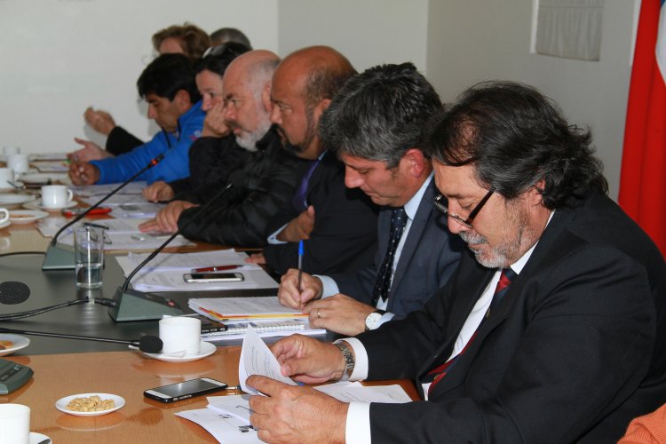 AUTORIDADES SE REÚNEN PARA DELINEAR PLAN DE DESARROLLO PRODUCTIVO REGIONAL