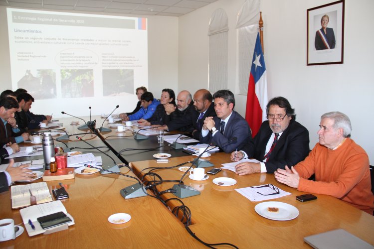 AUTORIDADES SE REÚNEN PARA DELINEAR PLAN DE DESARROLLO PRODUCTIVO REGIONAL