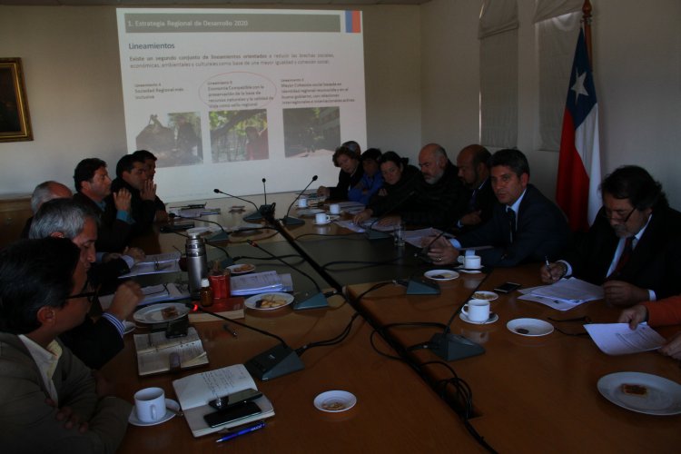 AUTORIDADES SE REÚNEN PARA DELINEAR PLAN DE DESARROLLO PRODUCTIVO REGIONAL