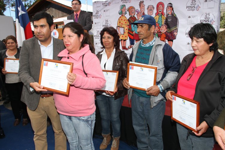 GOBIERNO REGIONAL Y FOSIS ENTREGAN IMPLEMENTOS PARA PALIAR LA SEQUÍA A 290 FAMILIAS DE CHOAPA