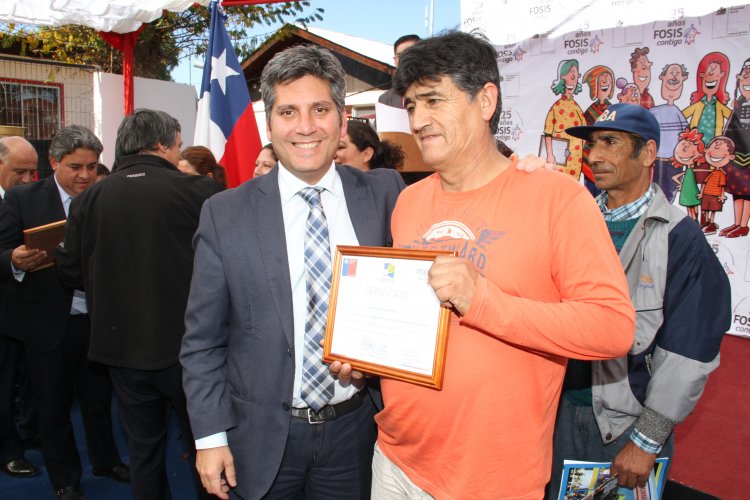 GOBIERNO REGIONAL Y FOSIS ENTREGAN IMPLEMENTOS PARA PALIAR LA SEQUÍA A 290 FAMILIAS DE CHOAPA