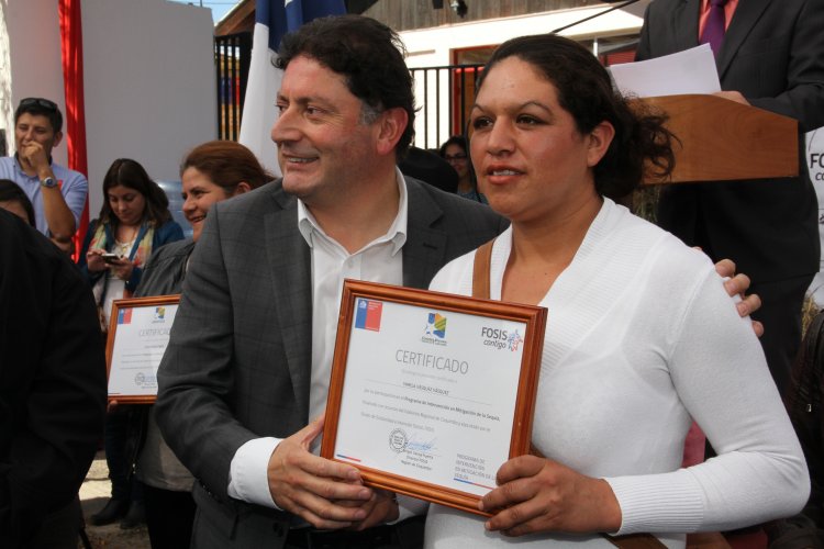 GOBIERNO REGIONAL Y FOSIS ENTREGAN IMPLEMENTOS PARA PALIAR LA SEQUÍA A 290 FAMILIAS DE CHOAPA