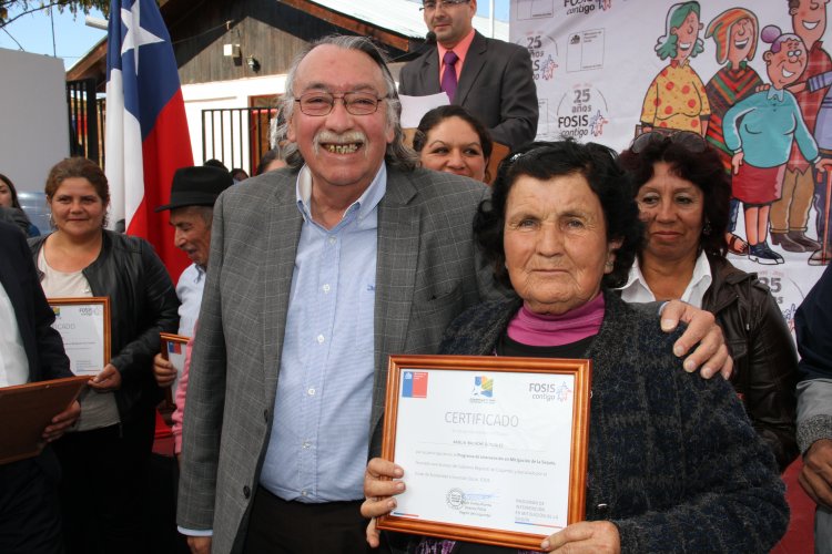 GOBIERNO REGIONAL Y FOSIS ENTREGAN IMPLEMENTOS PARA PALIAR LA SEQUÍA A 290 FAMILIAS DE CHOAPA