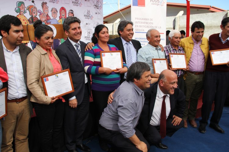 GOBIERNO REGIONAL Y FOSIS ENTREGAN IMPLEMENTOS PARA PALIAR LA SEQUÍA A 290 FAMILIAS DE CHOAPA