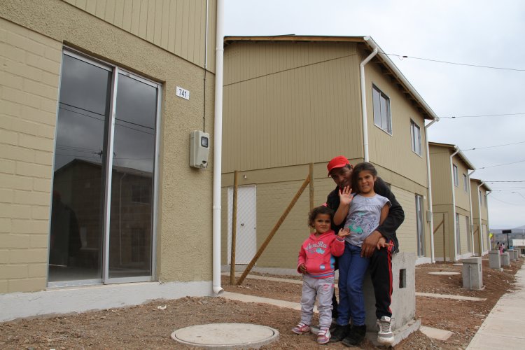 INAUGURAN LOTEO HABITACIONAL QUE ERRADICA TRES CAMPAMENTOS DE OVALLE