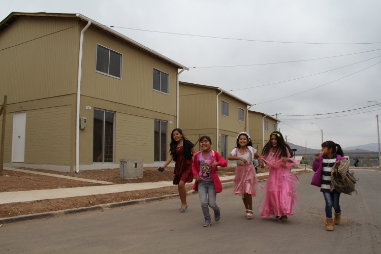 INAUGURAN LOTEO HABITACIONAL QUE ERRADICA TRES CAMPAMENTOS DE OVALLE