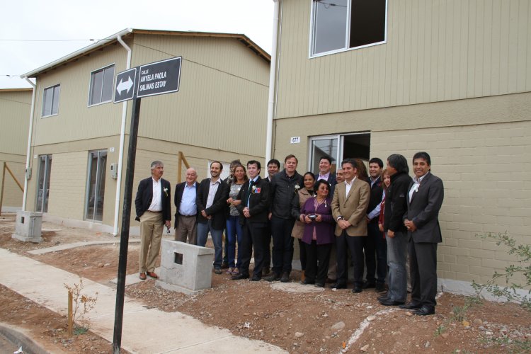 INAUGURAN LOTEO HABITACIONAL QUE ERRADICA TRES CAMPAMENTOS DE OVALLE