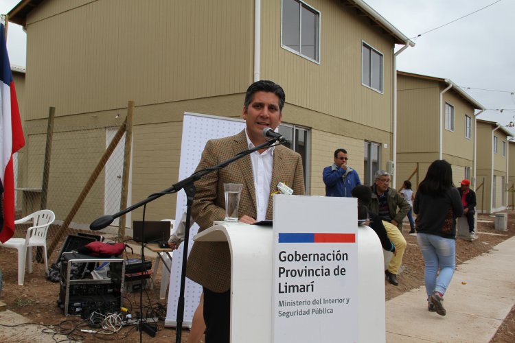 INAUGURAN LOTEO HABITACIONAL QUE ERRADICA TRES CAMPAMENTOS DE OVALLE