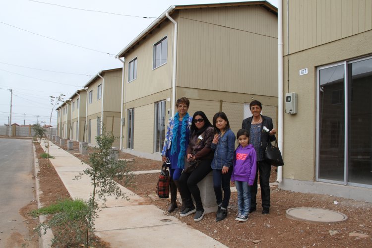INAUGURAN LOTEO HABITACIONAL QUE ERRADICA TRES CAMPAMENTOS DE OVALLE