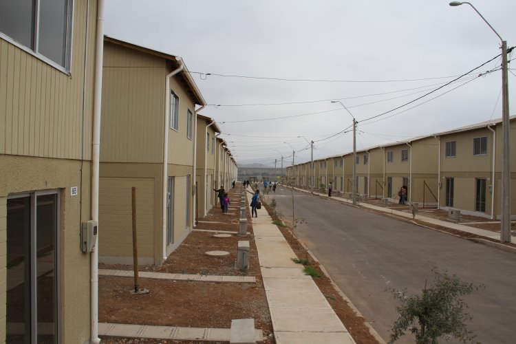 INAUGURAN LOTEO HABITACIONAL QUE ERRADICA TRES CAMPAMENTOS DE OVALLE