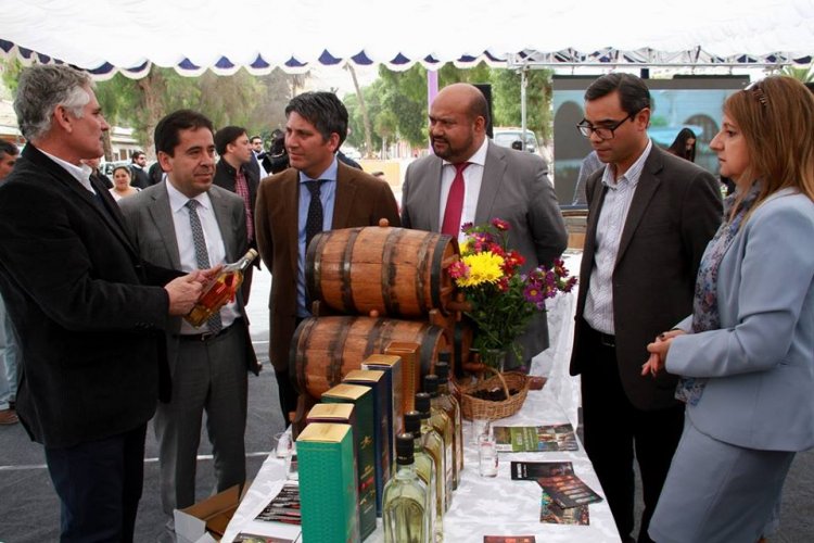 GOBIERNO DESTACA TRABAJO EN CONJUNTO CON PISQUEROS PARA FORTALECER PROYECCIÓN COMERCIAL