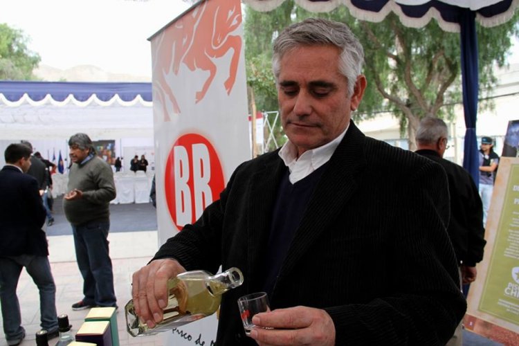 GOBIERNO DESTACA TRABAJO EN CONJUNTO CON PISQUEROS PARA FORTALECER PROYECCIÓN COMERCIAL