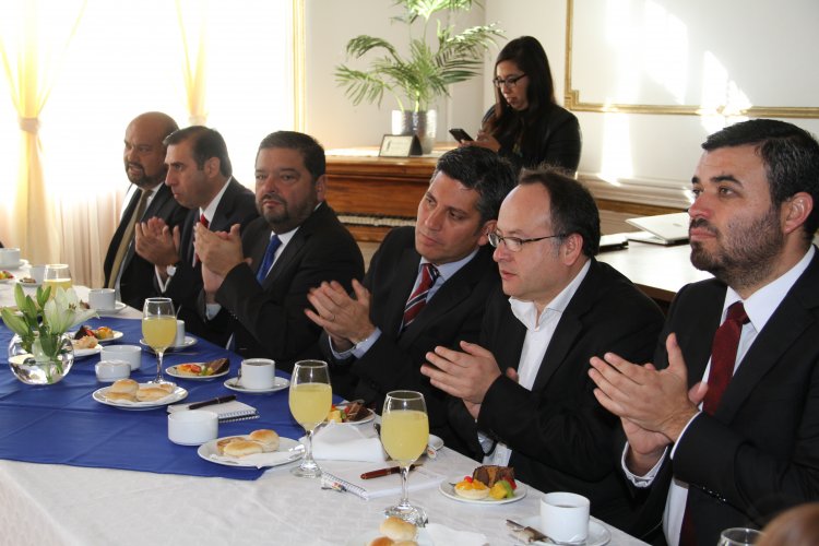 INTENDENTE IBÁÑEZ DESTACA AVANCES HISTÓRICOS DEL GOBIERNO EN 26 MESES DE GESTIÓN