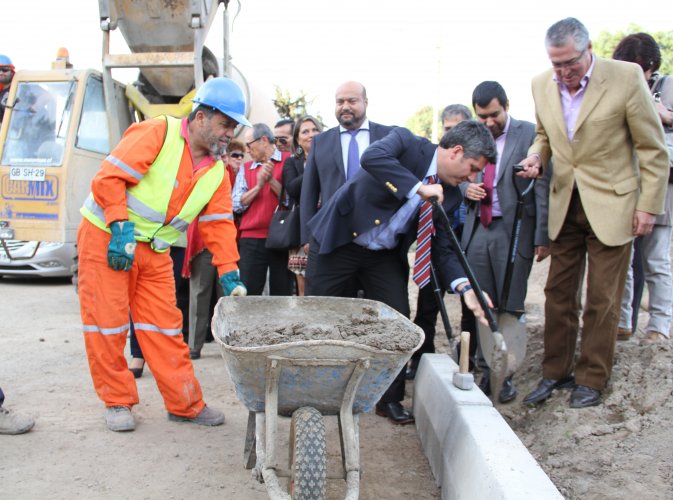 INICIAN OBRAS PARA HABILITAR NUEVA VÍA DE INGRESO AL CENTRO DE ILLAPEL