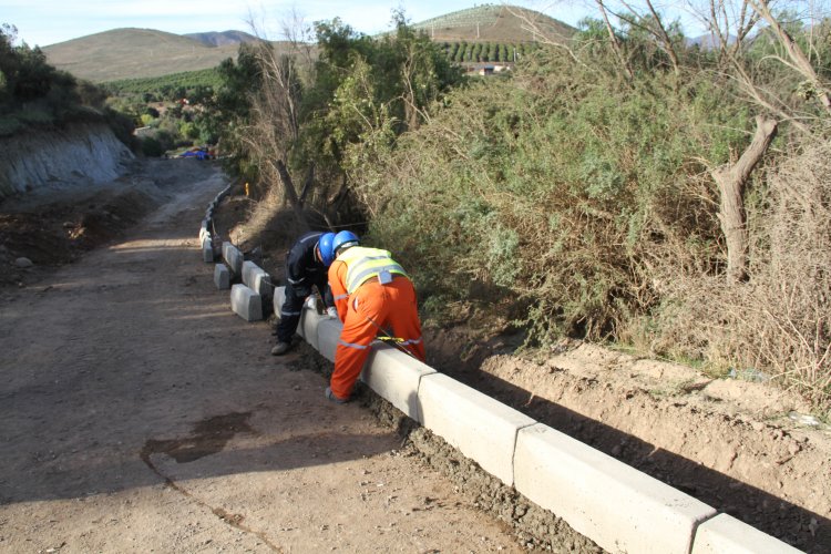 INICIAN OBRAS PARA HABILITAR NUEVA VÍA DE INGRESO AL CENTRO DE ILLAPEL