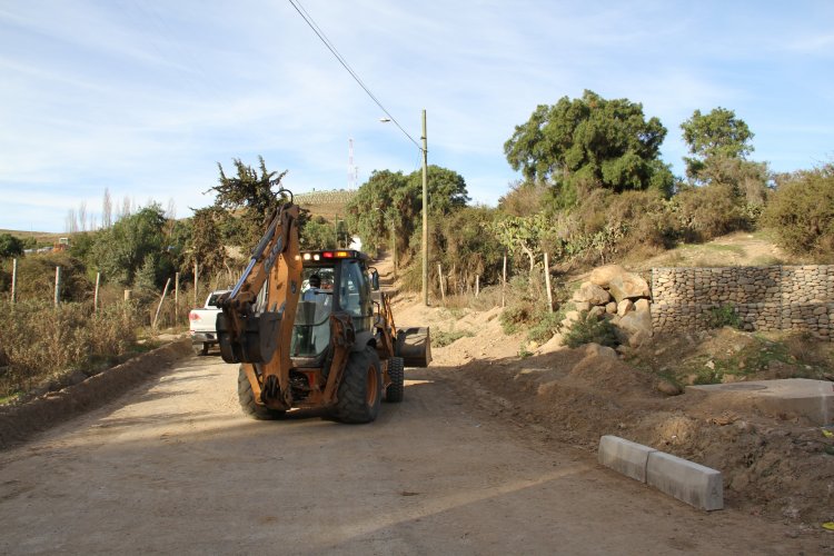 INICIAN OBRAS PARA HABILITAR NUEVA VÍA DE INGRESO AL CENTRO DE ILLAPEL