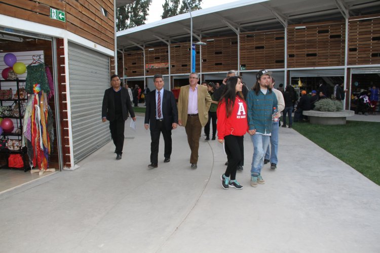 NUEVA PLAZA DE ABASTOS DE ILLAPEL ABRE SUS PUERTAS PARA FERIANTES Y EMPRENDEDORES