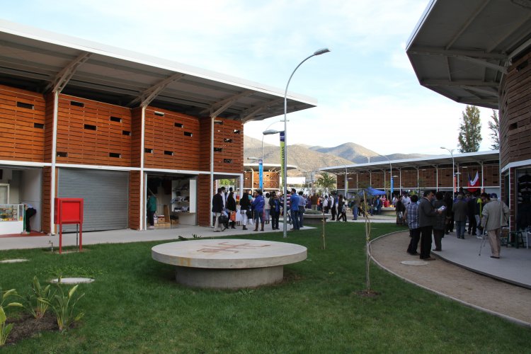 NUEVA PLAZA DE ABASTOS DE ILLAPEL ABRE SUS PUERTAS PARA FERIANTES Y EMPRENDEDORES