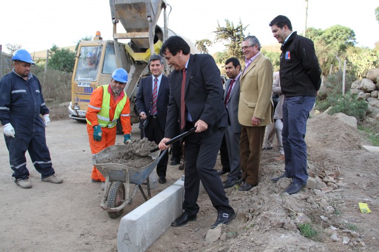 INICIAN OBRAS PARA HABILITAR NUEVA VÍA DE INGRESO AL CENTRO DE ILLAPEL