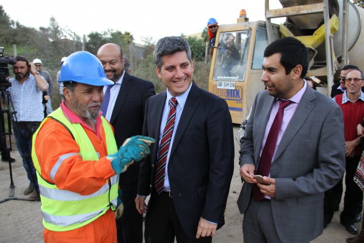 INICIAN OBRAS PARA HABILITAR NUEVA VÍA DE INGRESO AL CENTRO DE ILLAPEL