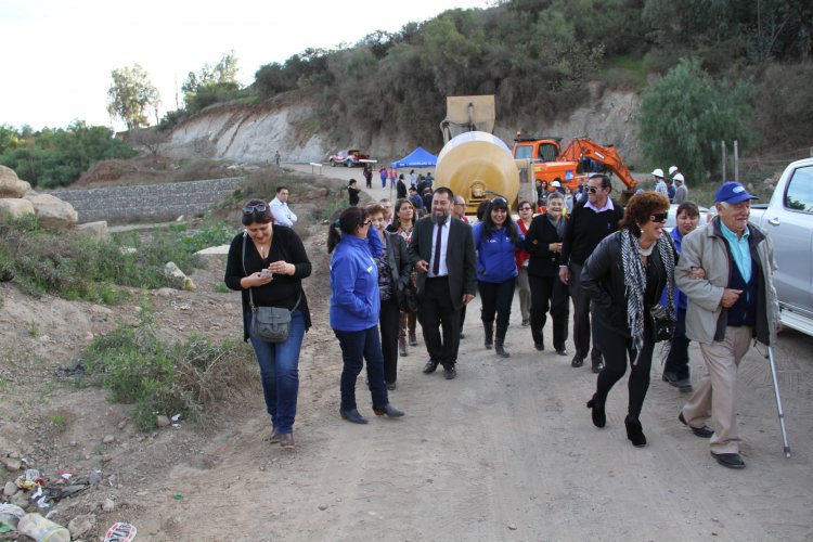 INICIAN OBRAS PARA HABILITAR NUEVA VÍA DE INGRESO AL CENTRO DE ILLAPEL