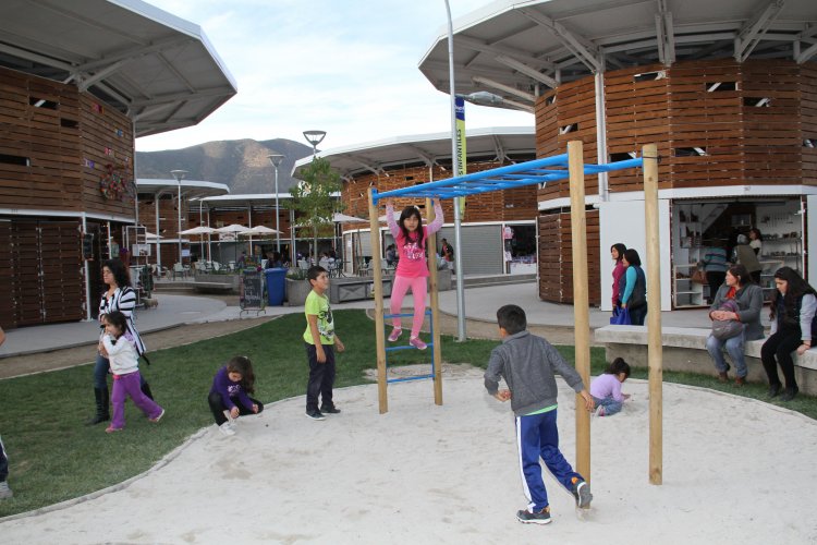 NUEVA PLAZA DE ABASTOS DE ILLAPEL ABRE SUS PUERTAS PARA FERIANTES Y EMPRENDEDORES