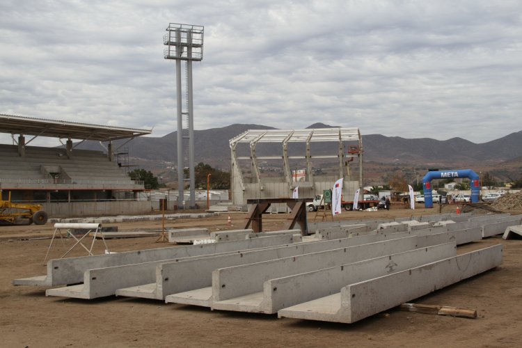 CONSTRUCCIÓN DEL ESTADIO DE OVALLE SUPERA EL 50% DE AVANCE