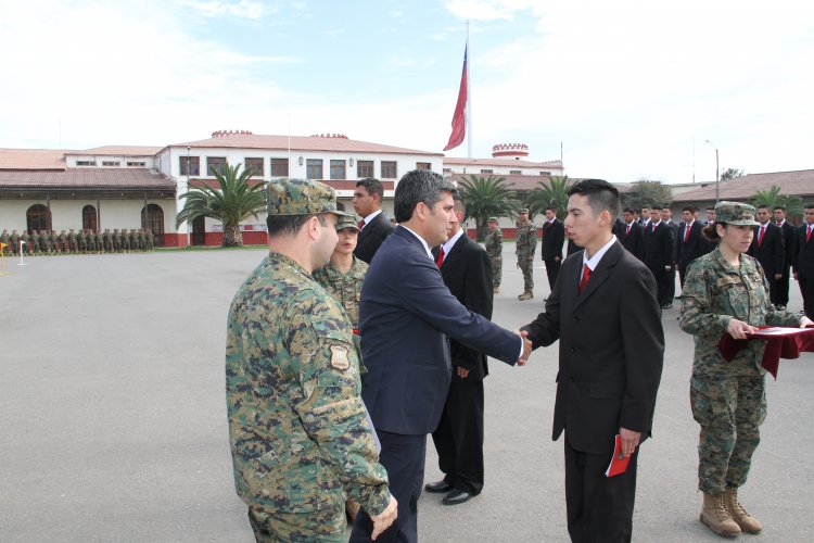 SOLDADOS CONSCRIPTOS LOGRAN CERTIFICARSE EN CONSTRUCCIÓN DE VIVIENDAS DE EMERGENCIAS