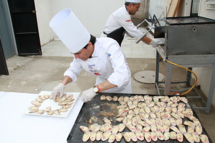 INVITAN A CONSUMIR LOS RECURSOS DEL MAR CON SEGURIDAD PORQUE NO HAY MAREA ROJA