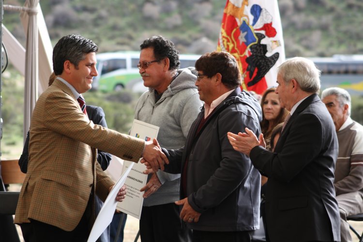 GOBIERNO ENTREGA RECURSOS PARA FORTALECER LA ACTIVIDAD PRODUCTIVA DE PEQUEÑOS MINEROS Y PIRQUINEROS