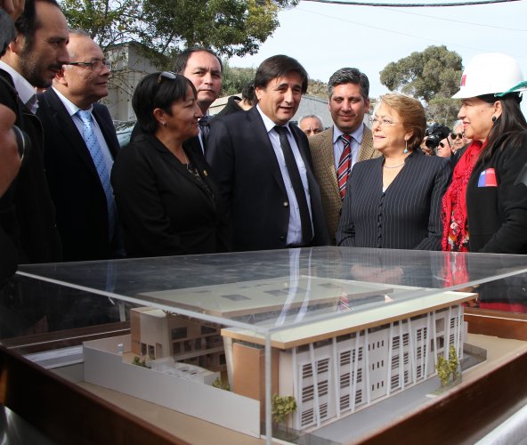 PRESIDENTA BACHELET DESTACA AVANCE DE OBRAS DEL GOBIERNO REGIONAL EN GIRA POR CANELA
