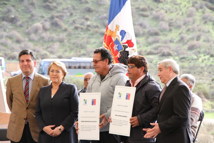 GOBIERNO ENTREGA RECURSOS PARA FORTALECER LA ACTIVIDAD PRODUCTIVA DE PEQUEÑOS MINEROS Y PIRQUINEROS