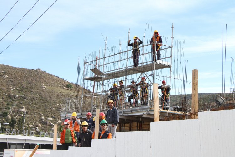 PRESIDENTA BACHELET DESTACA AVANCE DE OBRAS DEL GOBIERNO REGIONAL EN GIRA POR CANELA