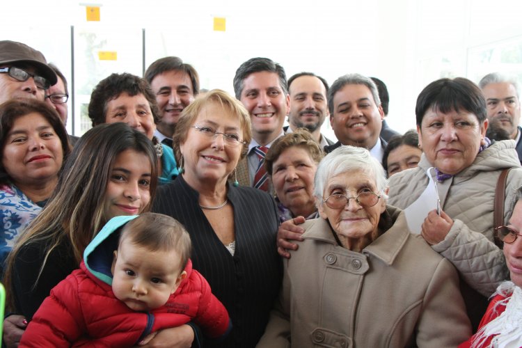 PRESIDENTA BACHELET DESTACA AVANCE DE OBRAS DEL GOBIERNO REGIONAL EN GIRA POR CANELA