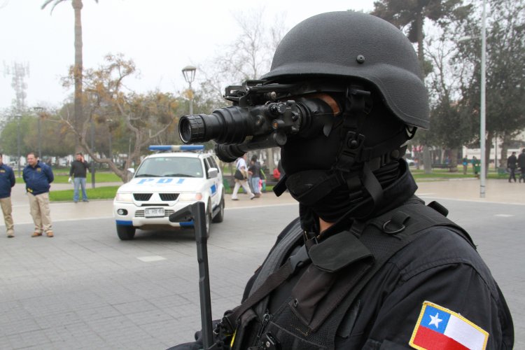 GOBIERNO REGIONAL HACE ENTREGA DE MODERNO VEHÍCULO PARA EL GRUPO DE OPERACIONES ESPECIALES DE LA PDI