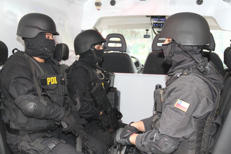 GOBIERNO REGIONAL HACE ENTREGA DE MODERNO VEHÍCULO PARA EL GRUPO DE OPERACIONES ESPECIALES DE LA PDI