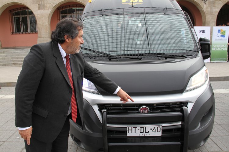 GOBIERNO REGIONAL HACE ENTREGA DE MODERNO VEHÍCULO PARA EL GRUPO DE OPERACIONES ESPECIALES DE LA PDI