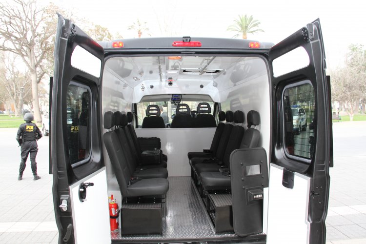 GOBIERNO REGIONAL HACE ENTREGA DE MODERNO VEHÍCULO PARA EL GRUPO DE OPERACIONES ESPECIALES DE LA PDI