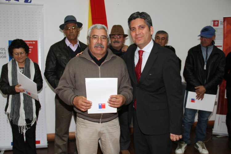 MÁS DE 70 FAMILIAS DE LA SERENA SE CONVIRTIERON EN DUEÑOS LEGALES DE SUS TERRENOS