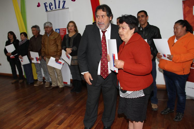 MÁS DE 70 FAMILIAS DE LA SERENA SE CONVIRTIERON EN DUEÑOS LEGALES DE SUS TERRENOS