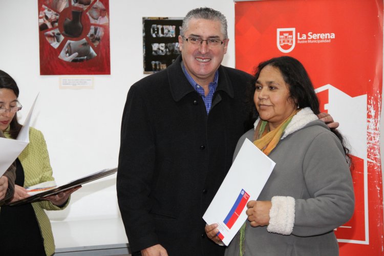 MÁS DE 70 FAMILIAS DE LA SERENA SE CONVIRTIERON EN DUEÑOS LEGALES DE SUS TERRENOS