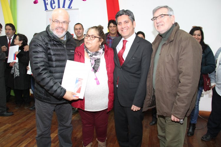 MÁS DE 70 FAMILIAS DE LA SERENA SE CONVIRTIERON EN DUEÑOS LEGALES DE SUS TERRENOS