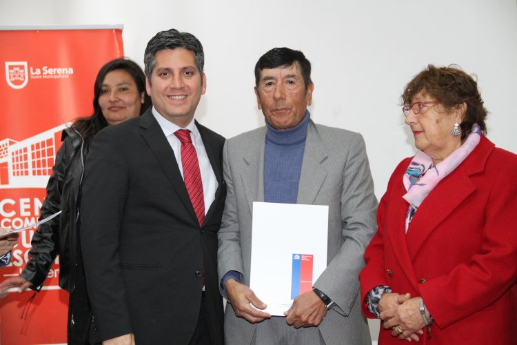 MÁS DE 70 FAMILIAS DE LA SERENA SE CONVIRTIERON EN DUEÑOS LEGALES DE SUS TERRENOS