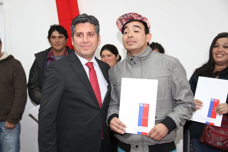 MÁS DE 70 FAMILIAS DE LA SERENA SE CONVIRTIERON EN DUEÑOS LEGALES DE SUS TERRENOS