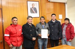 GOBIERNO ENTREGA DONACIÓN PRIVADA PARA PESCADORES ARTESANALES AFECTADOS POR TSUNAMI