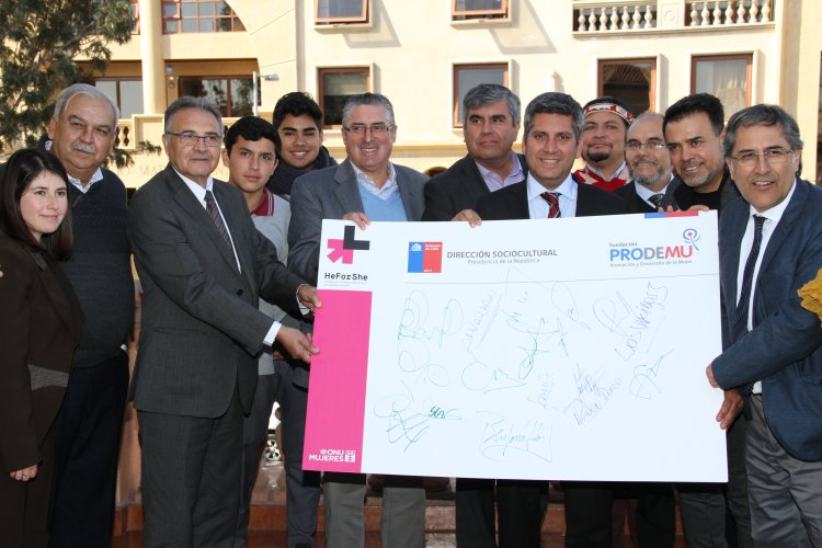 FIRMAN COMPROMISO TRANSVERSAL PARA PROTEGER LOS DERECHOS DE LAS MUJERES Y NIÑAS