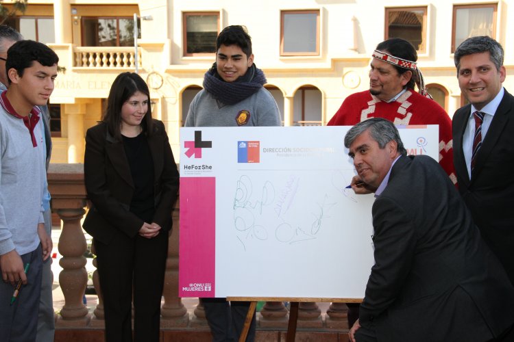 FIRMAN COMPROMISO TRANSVERSAL PARA PROTEGER LOS DERECHOS DE LAS MUJERES Y NIÑAS