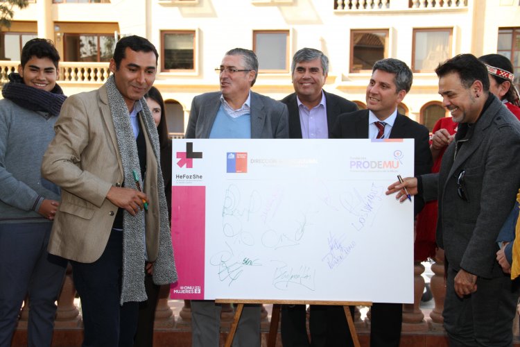 FIRMAN COMPROMISO TRANSVERSAL PARA PROTEGER LOS DERECHOS DE LAS MUJERES Y NIÑAS